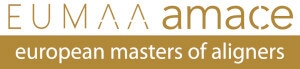 EUMAA amace Logo mit Text „european masters of aligners“ in Braun und Weiß
